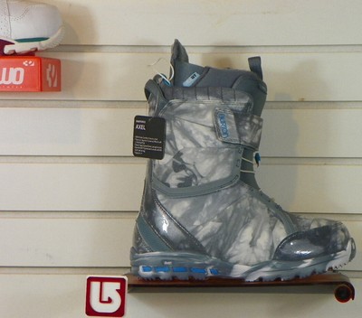 burton axel snowboard boots